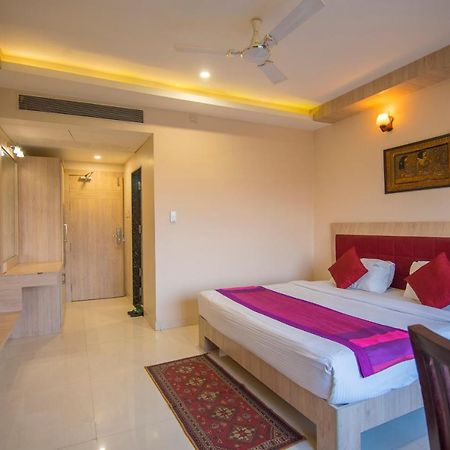 Hotel Signetic Blue Bhopal Buitenkant foto