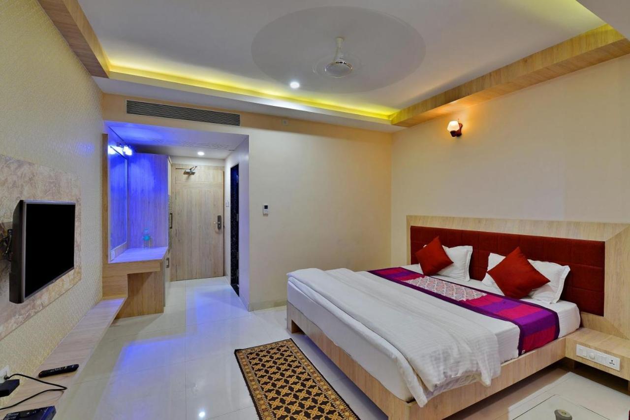Hotel Signetic Blue Bhopal Buitenkant foto