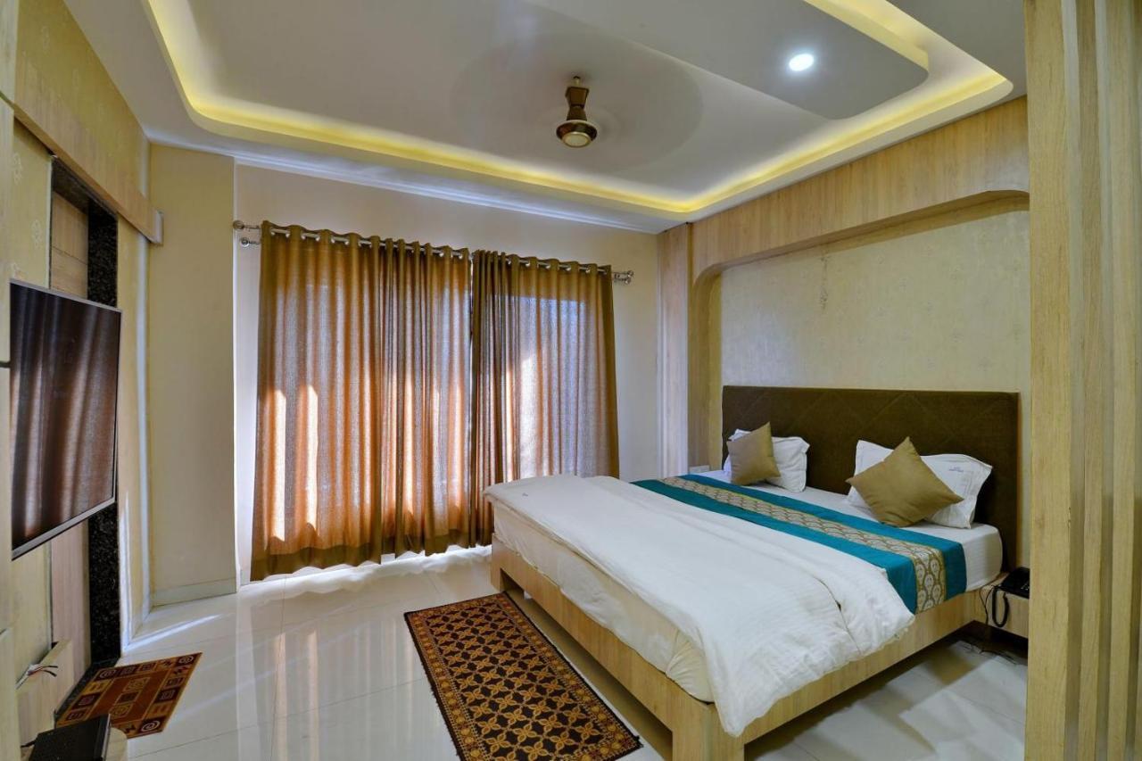 Hotel Signetic Blue Bhopal Buitenkant foto