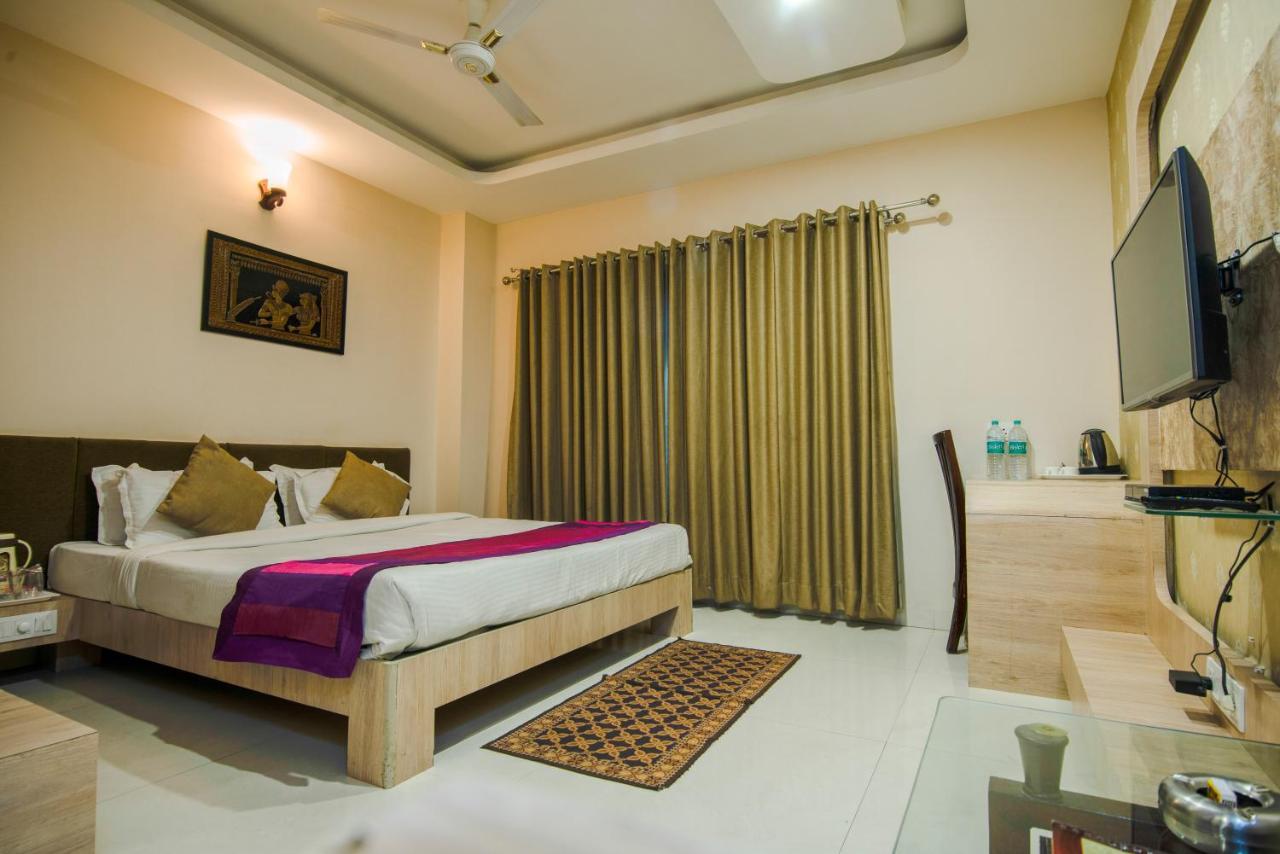 Hotel Signetic Blue Bhopal Buitenkant foto