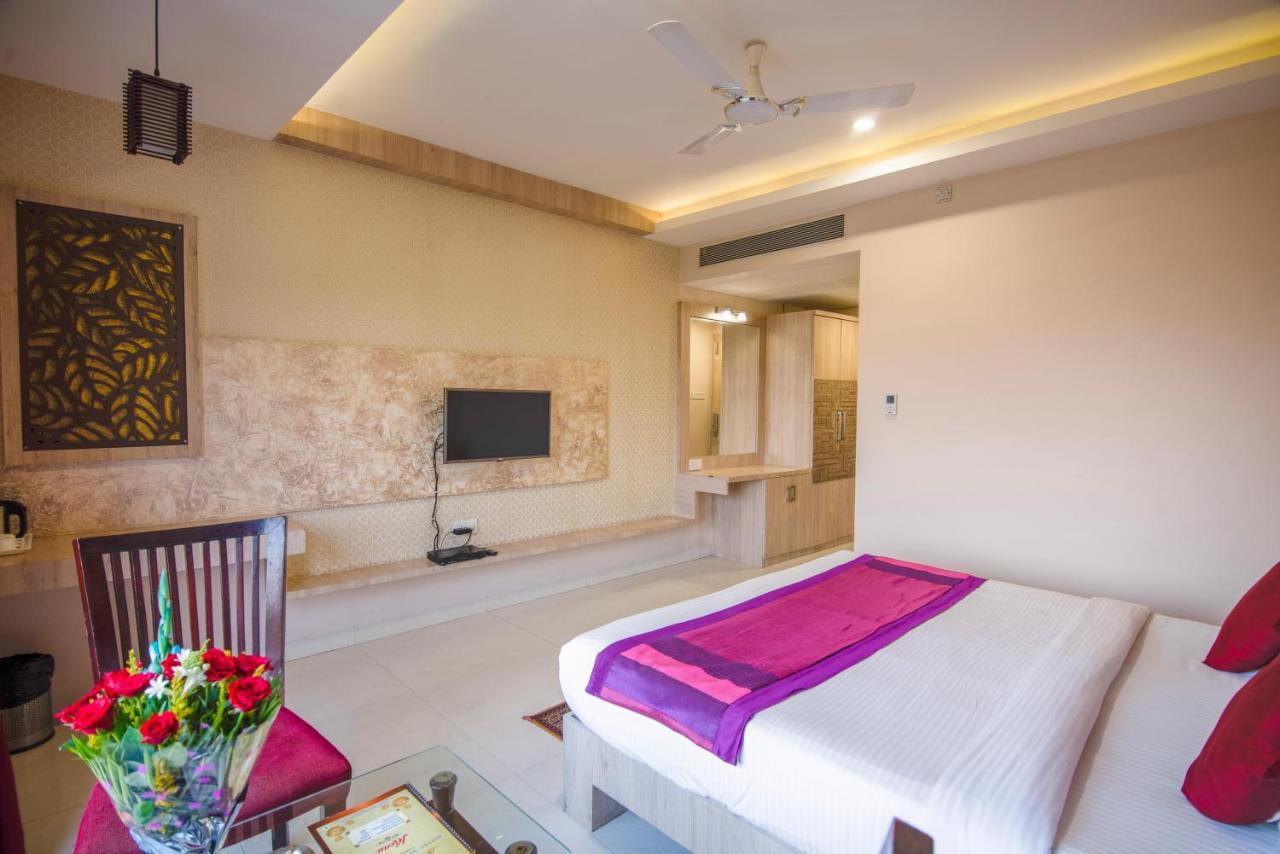 Hotel Signetic Blue Bhopal Buitenkant foto