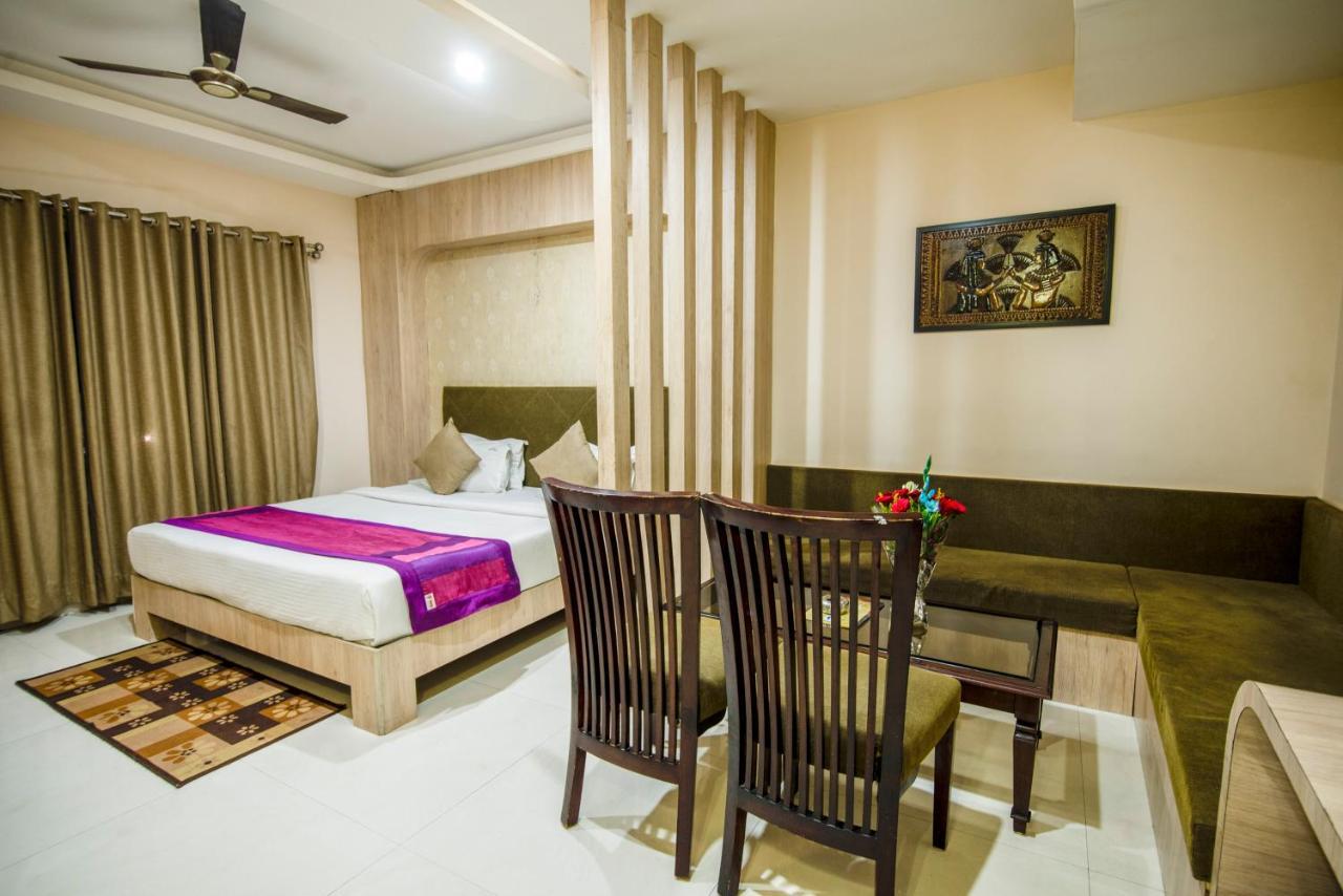 Hotel Signetic Blue Bhopal Buitenkant foto