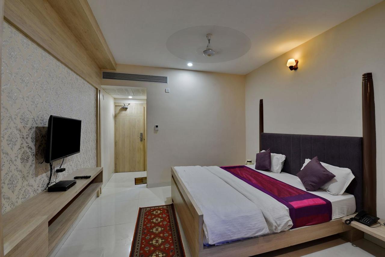 Hotel Signetic Blue Bhopal Buitenkant foto