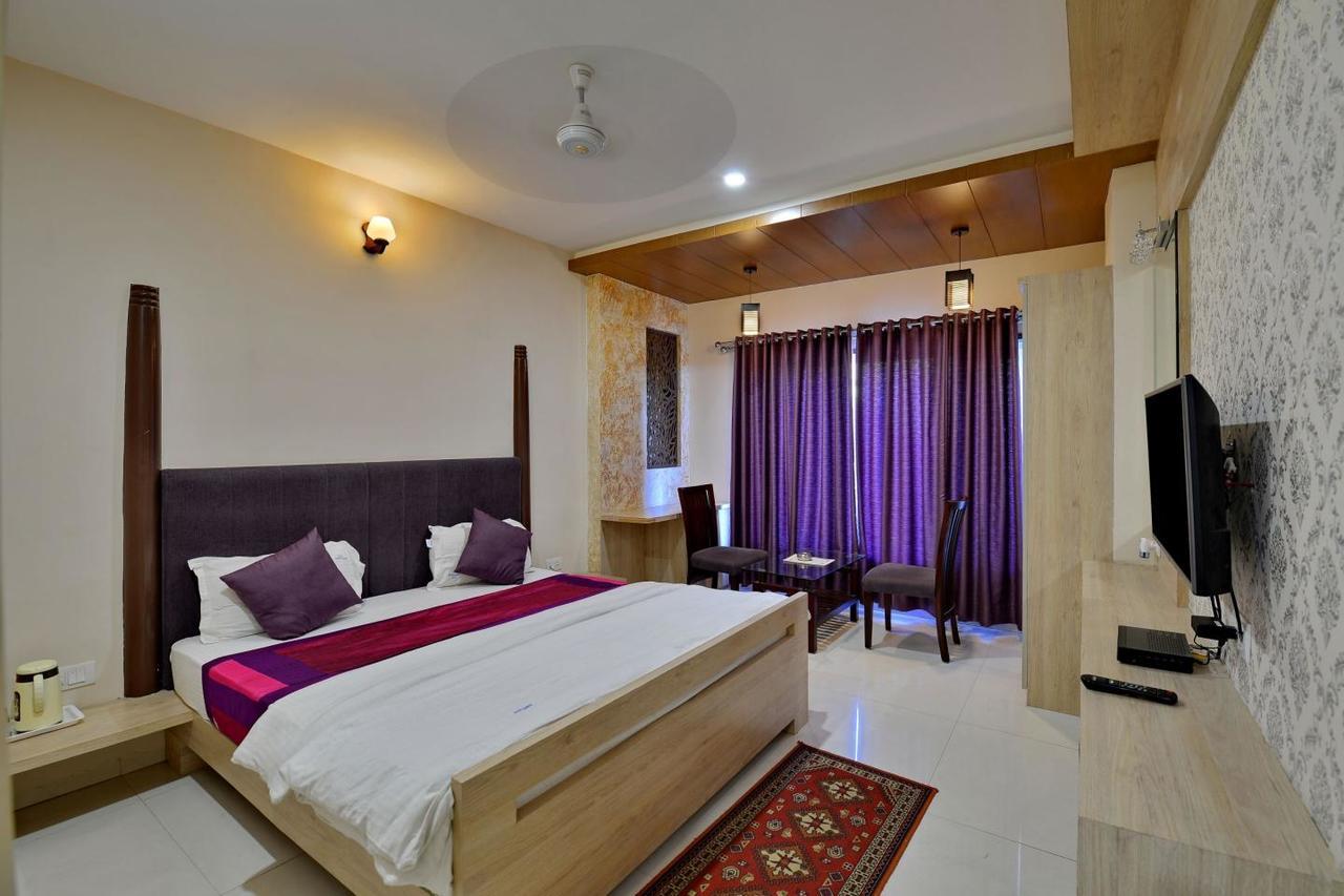 Hotel Signetic Blue Bhopal Buitenkant foto
