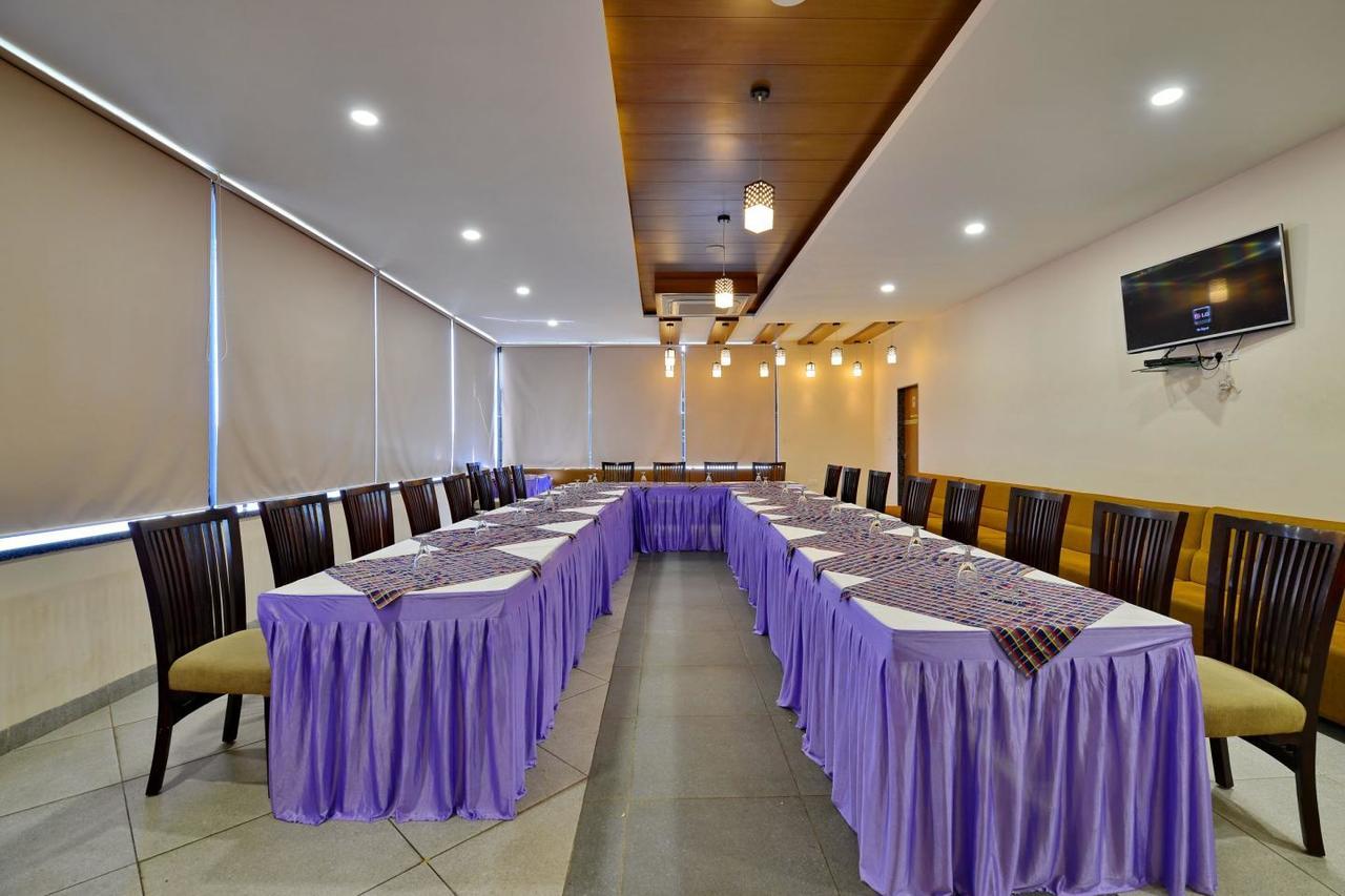 Hotel Signetic Blue Bhopal Buitenkant foto