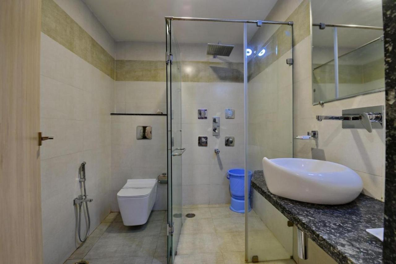 Hotel Signetic Blue Bhopal Buitenkant foto