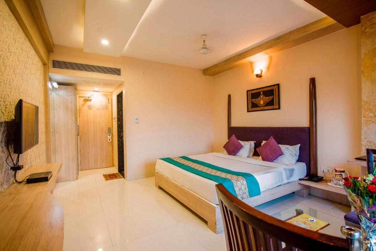 Hotel Signetic Blue Bhopal Buitenkant foto
